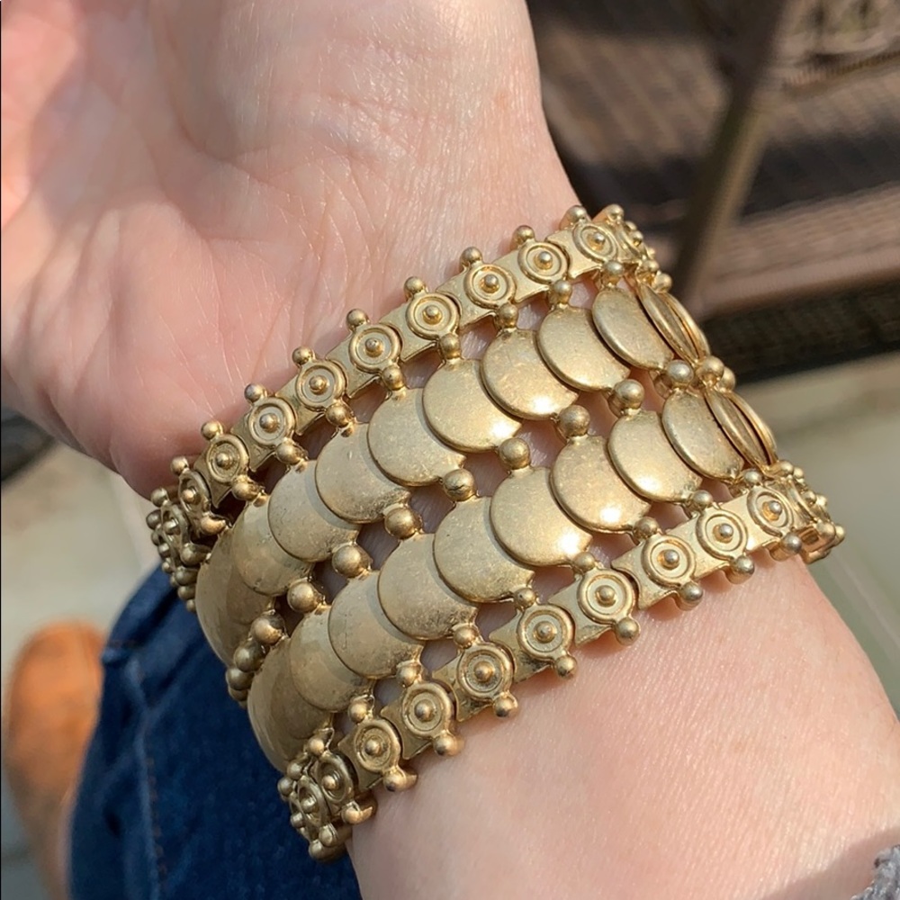 Stretch gold cuff bracelet - Picture 3 of 3